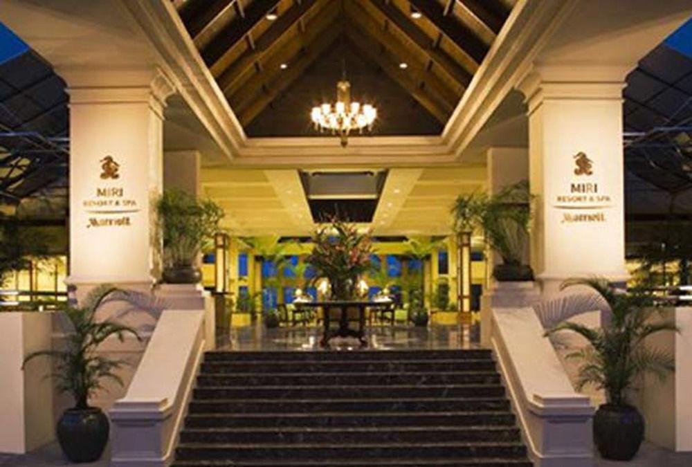Miri Marriott Resort&Spa Exteriör bild Lobby of the hotel