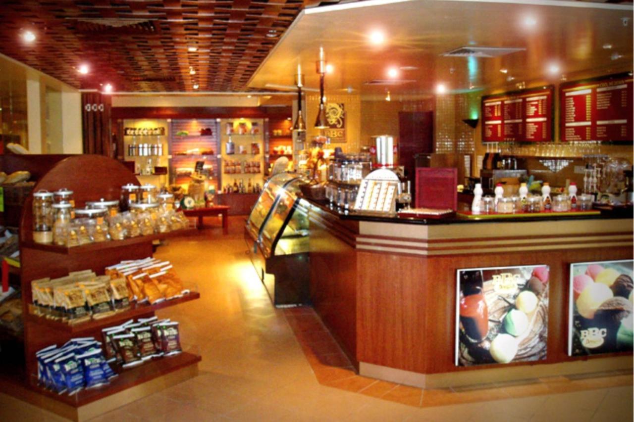 Miri Marriott Resort&Spa Exteriör bild A typical coffee shop
