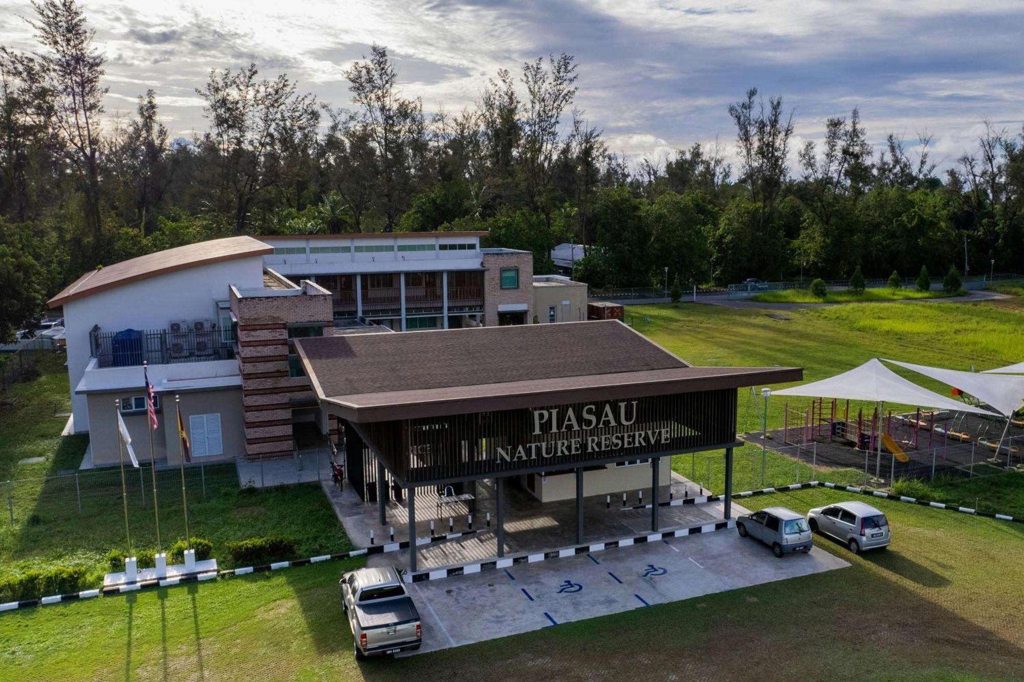 Miri Marriott Resort&Spa Exteriör bild Pisaut Nature Reserve