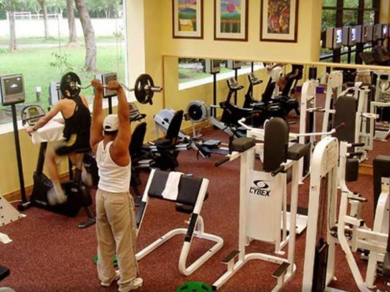 Miri Marriott Resort&Spa Exteriör bild A typical gym