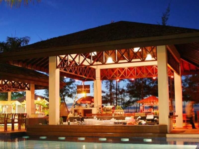 Miri Marriott Resort&Spa Exteriör bild The poolside bar at the resort