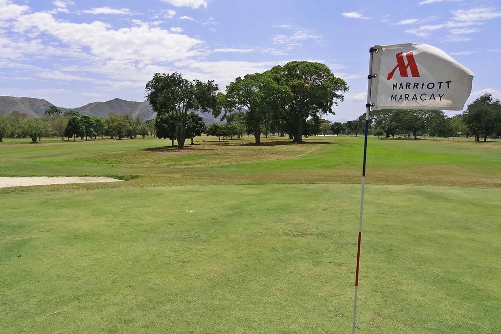Miri Marriott Resort&Spa Exteriör bild Golf course at the resort